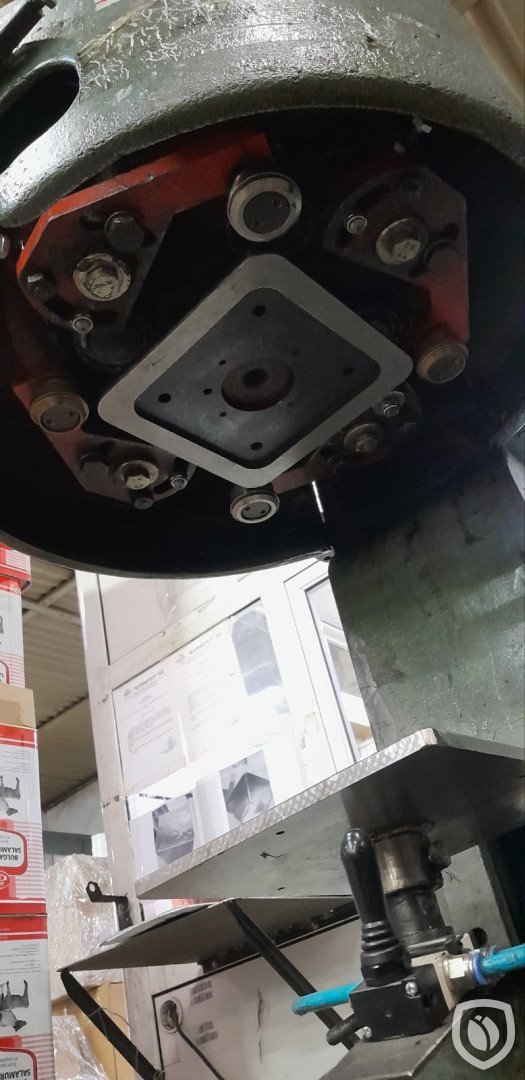 semi-auto seamer for tops